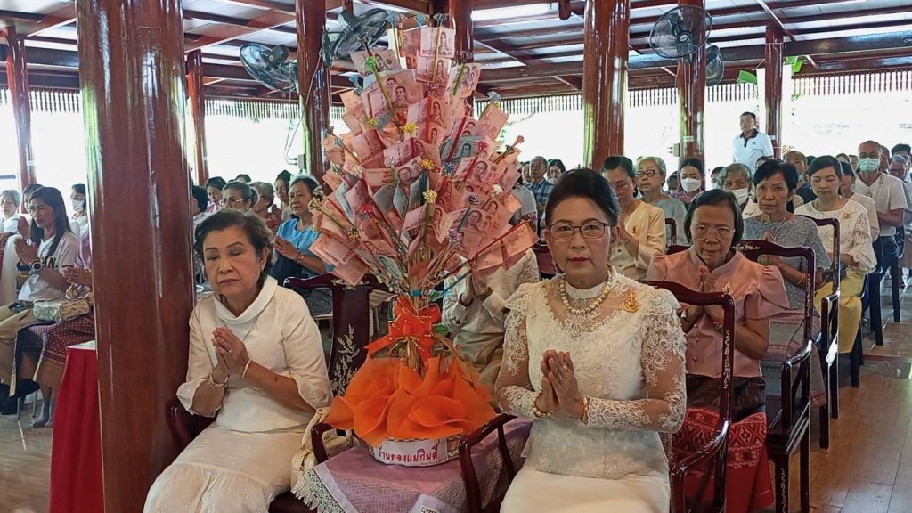 สิงห์บุรี / พิธีทอดกฐินสามัคคี ณ วัดหน้าพระธาตุ รวมใจทำบุญกฐินสามัคคี สืบสานพุทธศาสนาอย่างยิ่งใหญ่ 13 Talknews Online