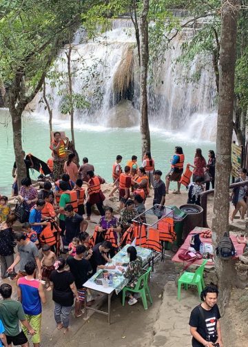 กาญจนบุรี - มท.3 เชิญสื่อมวลชนในจังหวัดกาญจน์ ดื่มกาแฟ พูดถึงแนวคิดการแก้ไขพัฒนาปัญหาช้างป่า ให้เป็นแหล่งท่องเที่ยว รวมถึงบ้านอีต่องแบบยั่งยืน สุดท้าย พูดถึงเลือกตั้งที่จะมาถึงภูมิใจไทยต้องการได้ สส.ทั้ง 5 เขต 14 กาญจนบุรี – มท.3 เชิญสื่อมวลชนในจังหวัดกาญจน์ ดื่มกาแฟ พูดถึงแนวคิดการแก้ไขพัฒนาปัญหาช้างป่า ให้เป็นแหล่งท่องเที่ยว รวมถึงบ้านอีต่องแบบยั่งยืน สุดท้าย พูดถึงเลือกตั้งที่จะมาถึงภูมิใจไทยต้องการได้ สส.ทั้ง 5 เขต