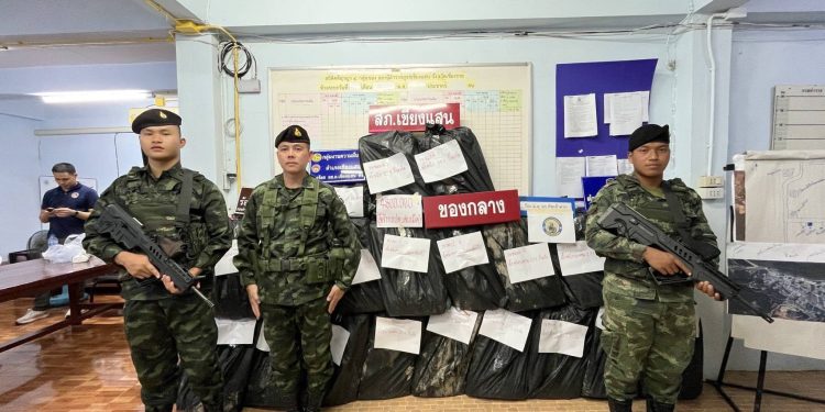 สกัดยาบ้าล็อตใหญ่ขนถึงสามเหลี่ยมทองคำไปไม่รอด 4.8 ล้านเม็ด คนขนโดดลงน้ำโขงหนีไปได้