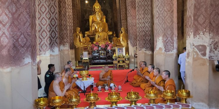 รองเจ้าคณะจังหวัดพระนครศรีอยุธยา นำคณะสงฆ์เจริญพระพุทธมนต์ น้ำพระพุทธมนต์ศักดิ์สิทธิ์ 19 วัด เพื่อใช้ประกอบพิธีอาบน้ำเพ็ญ ในงานลอยกระทงประจำปี 2568 ครั้งที่ 2 เทศบาลนครพระนครศรีอยุธยา 12 รองเจ้าคณะจังหวัดพระนครศรีอยุธยา นำคณะสงฆ์เจริญพระพุทธมนต์ น้ำพระพุทธมนต์ศักดิ์สิทธิ์ 19 วัด เพื่อใช้ประกอบพิธีอาบน้ำเพ็ญ ในงานลอยกระทงประจำปี 2568 ครั้งที่ 2 เทศบาลนครพระนครศรีอยุธยา