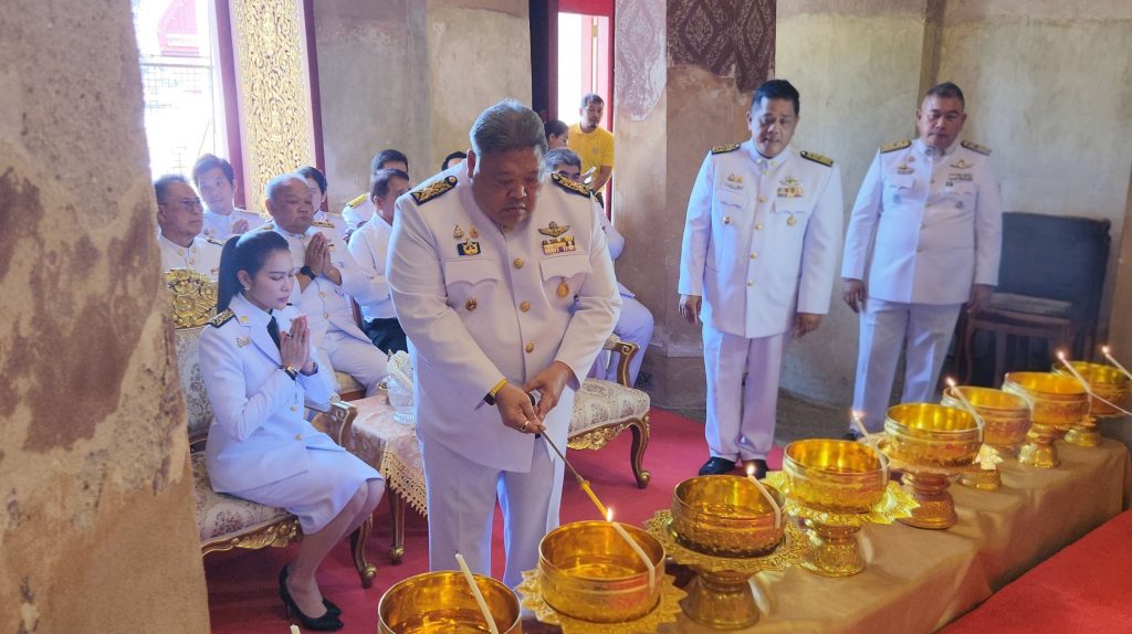 รองเจ้าคณะจังหวัดพระนครศรีอยุธยา นำคณะสงฆ์เจริญพระพุทธมนต์ น้ำพระพุทธมนต์ศักดิ์สิทธิ์ 19 วัด เพื่อใช้ประกอบพิธีอาบน้ำเพ็ญ ในงานลอยกระทงประจำปี 2568 ครั้งที่ 2 เทศบาลนครพระนครศรีอยุธยา 13 Talknews Online