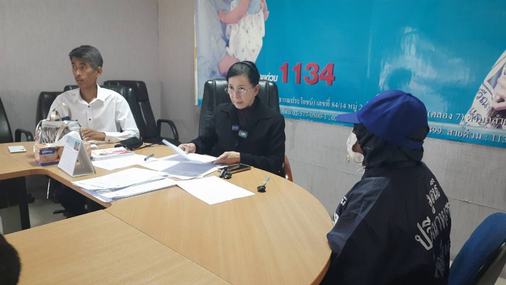 ปทุมธานี ย่าวัย 70 ปี จูงมือหลานสาววัย 4 ขวบ เดินทางจาก จ.จันทบุรี ร้อง "ปวีณา" หลานสาวถูกอดีต พ่อเลี้ยงวัย 64 ปี อาชีพปล่อยเงินกู้ ล่วงละเมิดทางเพศจนอวัยวะเพศติดเชื้อ 13 Talknews Online