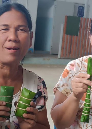 ปราจีนบุรี ห่อข้าวต้มใบกระพ้อแจกงานบุญกฐิน