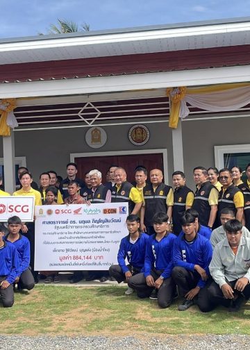 สุรินทร์ กระทรวงศึกษาธิการ มอบบ้านพักอาศัย และแปลงการเกษตรให้ปู่ย่าน้องน้ำโขงเหยื่อ BM-21