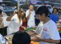 คึกคัก นักท่องเที่ยว และ ประชาชน กว่า 1,000 คนแห่ ร่วม “กินเจ อิ่มบุญ” 27 คึกคัก นักท่องเที่ยว และ ประชาชน กว่า 1,000 คนแห่ ร่วม “กินเจ อิ่มบุญ”