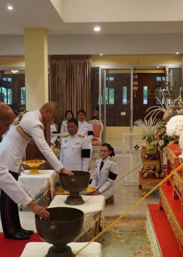 ปราจีนบุรึ พิธีถวายน้ำสรงพระบรมศพเบื้องหน้าพระฉายาลักษณ์ สมเด็จพระนางเจ้าสิริกิติ์ พระบรมราชินีนาถ พระบรมราชชนนีพันปีหลวง