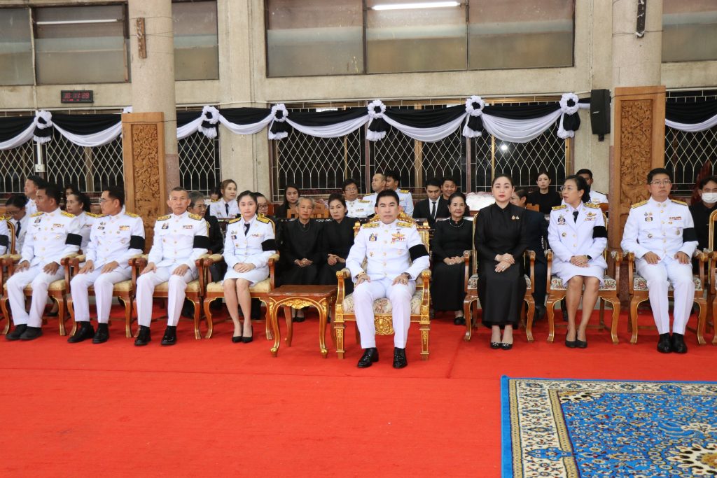 กาญจนบุรี - ชาวกาญจน์ ร่วมพิธีถวายน้ำสรงพระบรมศพเบื้องหน้าพระฉายาลักษณ์ สมเด็จพระนางเจ้าสิริกิติ์ พระบรมราชินีนาถ พระบรมราชชนนีพันปีหลวง 13 Talknews Online