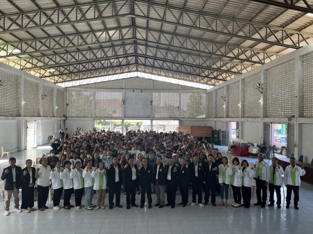 "ประสพ" ปักธงเพื่อบ้านเมือง ลำดับ 2 ที่เขียงใหม่ มอบ "รักชาติ"ดูแลภาคเหนือตอนบน ลั่น ปชช.เป็นเจ้าของพรรค ตั้งเป้า ส.ส. 50 ที่นั่ง 13 Talknews Online