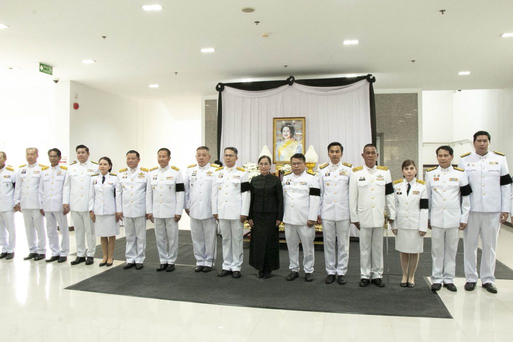 กาฬสินธุ์จัดพิธีถวายน้ำสรงพระบรมศพ-ลงนามถวายอาลัย แด่สมเด็จพระนางเจ้าสิริกิติ์ พระบรมราชินีนาถ พระบรมราชชนนีพันปีหลวง 13 Talknews Online