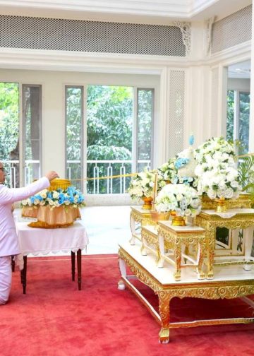 สกลนคร พระตำหนักภูพานราชนิเวศน์ เปิดให้พสกนิกร ถวายน้ำสรงพระบรมศพ ลงนามถวายความอาลัย แด่สมเด็จพระพันปีหลวง