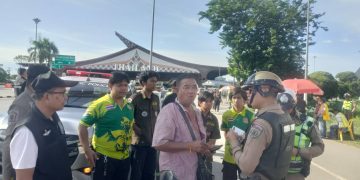หนองคาย-เกิดเหตุทะเลาะวิวาทชุลมุนขั้นลงมือทำร้ายกันได้รับบาดเจ็บ ที่หน้าด่านพรมแดนสะพานมิตรภาพไทย-ลาว 28 หนองคาย-เกิดเหตุทะเลาะวิวาทชุลมุนขั้นลงมือทำร้ายกันได้รับบาดเจ็บ ที่หน้าด่านพรมแดนสะพานมิตรภาพไทย-ลาว