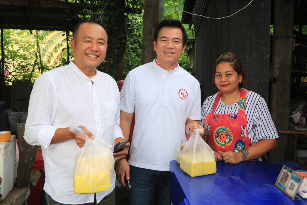 พังงา –หรอยแรง เต้าหู้พังงา “น้องปลา เต้ากั้ว” สูตรโบราณขายดีรับเทศกาลกินเจ ทำต่อเนื่อง 24 ชั่วโมง วันละกว่า 2,000 ลูก 13 Talknews Online