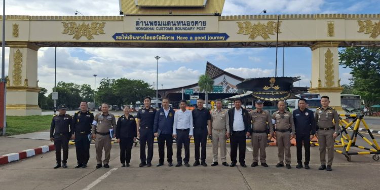 หนองคาย หลายหน่วยงานร่วมหารือแก้ปัญหาจัดระเบียบการจอดรถรับผู้โดยสาร หลังมีเหตุทะเลาะวิวาททำร้ายกันได้รับบาดเจ็บ ทำให้ภาพลักษณ์จังหวัด เสียหาย 12 หนองคาย หลายหน่วยงานร่วมหารือแก้ปัญหาจัดระเบียบการจอดรถรับผู้โดยสาร หลังมีเหตุทะเลาะวิวาททำร้ายกันได้รับบาดเจ็บ ทำให้ภาพลักษณ์จังหวัด เสียหาย