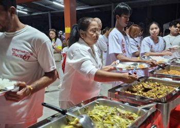 พังงา – ศาลเจ้าเฉ้งจุ้ยโจวซือ เลี้ยงอาหารเจฟรี 9 วัน ถวายเป็นพระราชกุศลแด่พระพันปีหลวง สืบสานประเพณีถือศีล-กินผัก 2568 16 พังงา – ศาลเจ้าเฉ้งจุ้ยโจวซือ เลี้ยงอาหารเจฟรี 9 วัน ถวายเป็นพระราชกุศลแด่พระพันปีหลวง สืบสานประเพณีถือศีล-กินผัก 2568