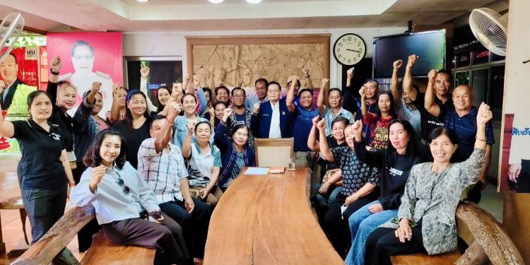 สกลนคร ดร.มหานิยมประชุมแกนนำเตรียมลงเลือกตั้งปี 69 12 สกลนคร ดร.มหานิยมประชุมแกนนำเตรียมลงเลือกตั้งปี 69