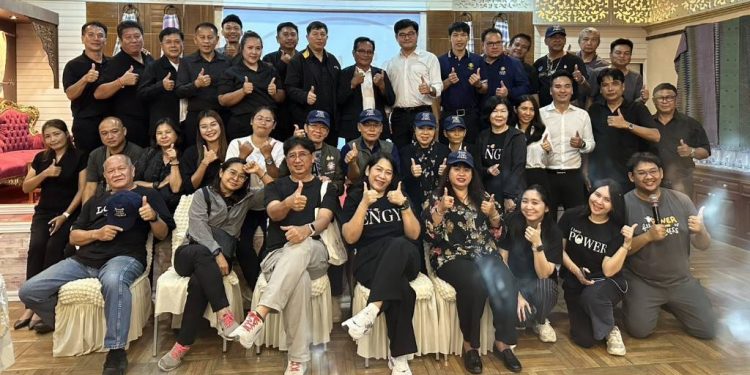 กฟผ. จัดกิจกรรม “กินข้าวเล่าเรื่อง” กับสื่อมวลชนจังหวัดน่านเดินหน้าภารกิจดูแลความมั่นคงระบบไฟฟ้า เพิ่มพลังงานสะอาดจากประเทศเพื่อนบ้าน สู่ความมั่นคงทางพลังงานและค่าไฟฟ้าที่เหมาะสม 12 กฟผ. จัดกิจกรรม “กินข้าวเล่าเรื่อง” กับสื่อมวลชนจังหวัดน่านเดินหน้าภารกิจดูแลความมั่นคงระบบไฟฟ้า เพิ่มพลังงานสะอาดจากประเทศเพื่อนบ้าน สู่ความมั่นคงทางพลังงานและค่าไฟฟ้าที่เหมาะสม