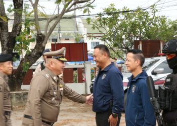 กาฬสินธุ์ตร.กาฬสินธุ์ปล่อยแถวกวาดล้างอาชญากรรมช่วงลอยกระทง-ปราบยาเสพติด