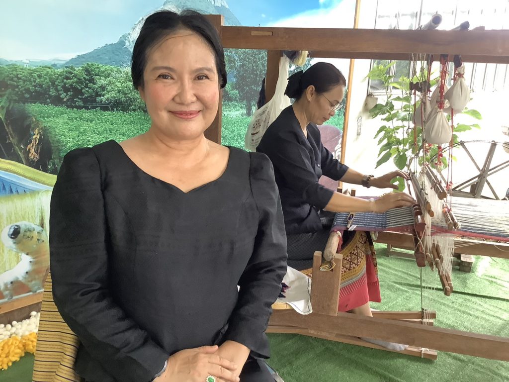 สายธารแห่งไหม ชีวิตที่ถักทอใหม่บนดินแดน "ไทยวน"เจาะลึกมรดก "พระพันปีหลวง" พลิกฟื้นภูมิปัญญา ชุบชีวิตสตรีสระบุรี 13 Talknews Online