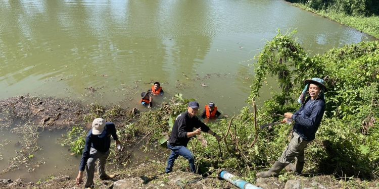 เทศบาลตำบลบ้านถิ่น"ร่วมกิจกรรม" แสดงความไว้อาลัยแด่สมเด็จพระนางเจ้าสิริกิติ์พระบรมราชินีนาถพระบรมราชชนนีพันปีหลวงและน้อมรำลึกในพระมหากรุณาธิคุณอันหาที่สุดมิได้ 12 เทศบาลตำบลบ้านถิ่น”ร่วมกิจกรรม” แสดงความไว้อาลัยแด่สมเด็จพระนางเจ้าสิริกิติ์พระบรมราชินีนาถพระบรมราชชนนีพันปีหลวงและน้อมรำลึกในพระมหากรุณาธิคุณอันหาที่สุดมิได้