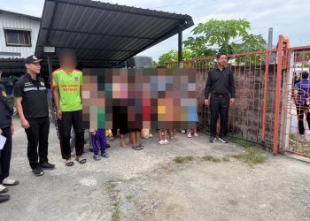 จ.นนทบุรี บูรณาการ บุกจับ ต่างด้าว เวียดนาม–ลาว กว่า 75 ราย เข้าเมืองผิดกฎหมายกลางบางใหญ่