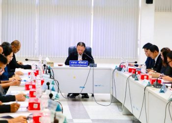 นายแพทย์สาธารณสุขจังหวัดมหาสารคาม ร่วมประชุมคณะกรรมการบริหารงานจังหวัดแบบบูรณาการ (ก.บ.จ.) ทบทวนแผนพัฒนาจังหวัดระยะ 20 ปี 16 นายแพทย์สาธารณสุขจังหวัดมหาสารคาม ร่วมประชุมคณะกรรมการบริหารงานจังหวัดแบบบูรณาการ (ก.บ.จ.) ทบทวนแผนพัฒนาจังหวัดระยะ 20 ปี