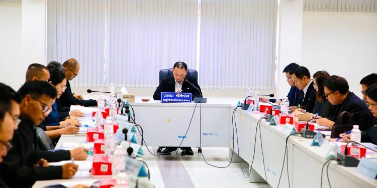 นายแพทย์สาธารณสุขจังหวัดมหาสารคาม ร่วมประชุมคณะกรรมการบริหารงานจังหวัดแบบบูรณาการ (ก.บ.จ.) ทบทวนแผนพัฒนาจังหวัดระยะ 20 ปี 12 นายแพทย์สาธารณสุขจังหวัดมหาสารคาม ร่วมประชุมคณะกรรมการบริหารงานจังหวัดแบบบูรณาการ (ก.บ.จ.) ทบทวนแผนพัฒนาจังหวัดระยะ 20 ปี