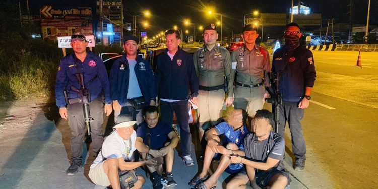 คุมเข้มชายแดน ตม.หนองคาย ร่วมกับ ชุด ชปข.3 กกล.สุรศักดิ์มนตรี จับกุม 2 ชาวต่างชาติไนจีเรียและสวีเดน ที่ลักลอบเข้าเมืองโดยผิดกฎหมายโดยมี 2 คนไทยให้การช่วยเหลือ 12 คุมเข้มชายแดน ตม.หนองคาย ร่วมกับ ชุด ชปข.3 กกล.สุรศักดิ์มนตรี จับกุม 2 ชาวต่างชาติไนจีเรียและสวีเดน ที่ลักลอบเข้าเมืองโดยผิดกฎหมายโดยมี 2 คนไทยให้การช่วยเหลือ