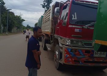 ชัยภูมิวงจรปิดจับภาพรถบรรทุกพ่วง 22ล้อหลุดพร้อมกัน2ล้อไปคนล่ะทิศกลางสี่แยก