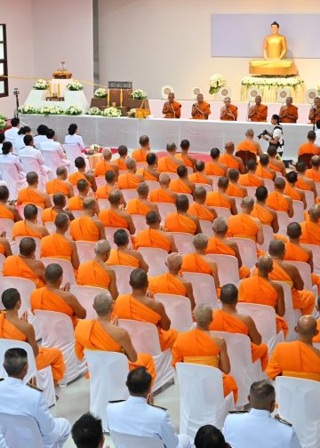 พสกนิกรอำเภอคลองหลวง จัดพิธีบำเพ็ญกุศลสัตตมวาร ถวายพระราชกุศลแด่สมเด็จพระพันปีหลวง ณ วัดพระธรรมกาย