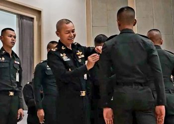 จังหวัดลพบุรี ทหารปืนใหญ่จัดพิธีประดับยศนักเรียนนายสิบอย่างสมเกียรติ 16 จังหวัดลพบุรี ทหารปืนใหญ่จัดพิธีประดับยศนักเรียนนายสิบอย่างสมเกียรติ