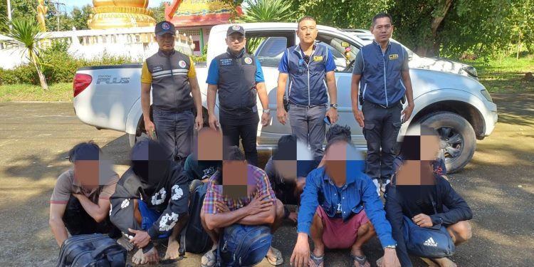 กาญจนบุรี – ขนต่างด้าวแล้วทำเนียนบอกแวะหาเพื่อนสุดท้ายโดนรวบ!!