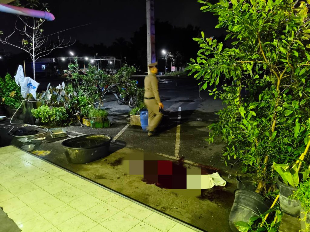 นครปฐม เฒ่าวัย 70 ไม่สนผ้าเหลือง ทะเลาะหลวงตาหลวงตาเรื่องเลี้ยงหมา แมวคว้ามีดฟันหัวหลวงตาดับสยอง คาวัด 13 Talknews Online