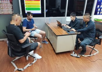 สตม.รวบหนุ่มแดนฝอยทอง สแกมเมอร์ระดับโลก หลังก่อคดีฉ้อโกงคริปโตฯ และบัตรเครดิต มูลค่าความเสียหายเกือบ 2 หมื่นล้าน หนีกบดานหลายทวีป ก่อนจนมุมคาห้างดัง กลางกรุงเทพฯ