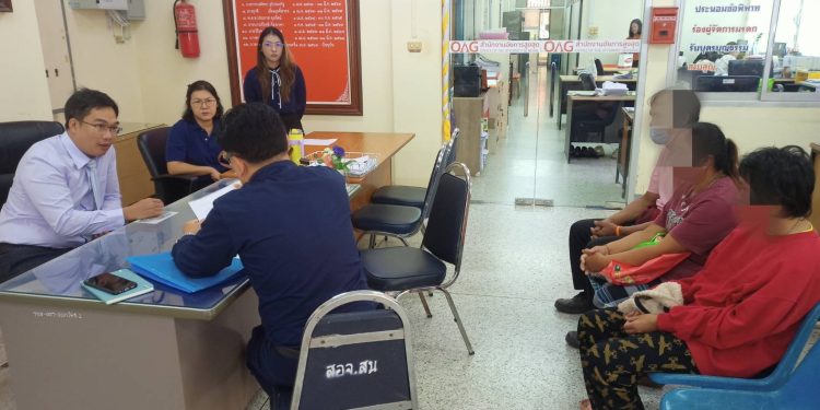 สกลนคร สาว 17 ร้องอัยการถูกรถชนกระโหลกยุบตาบอดคู่กรณีไม่ดูแล 12 สกลนคร สาว 17 ร้องอัยการถูกรถชนกระโหลกยุบตาบอดคู่กรณีไม่ดูแล