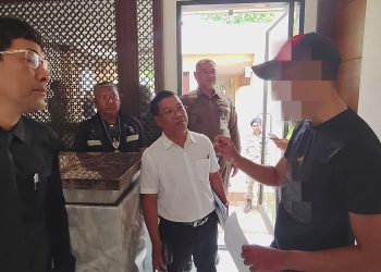 พังงา รองผู้ว่าราชการการจังหวัดพังงา นำกำลังเจ้าหน้าที่ฝ่ายปกครอง ตำรวจ และหน่วยงานที่เกี่ยวข้องจับกวาดล้างธุรกิจผิดกฎหมายชาวต่างชาติ 17 พังงา รองผู้ว่าราชการการจังหวัดพังงา นำกำลังเจ้าหน้าที่ฝ่ายปกครอง ตำรวจ และหน่วยงานที่เกี่ยวข้องจับกวาดล้างธุรกิจผิดกฎหมายชาวต่างชาติ