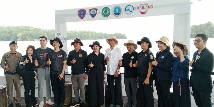 ททท.ศูนย์ประสานงานการท่องเที่ยวจังหวัดอุตรดิตถ์ จับมือ 3 อุทยานแห่งชาติอุตรดิตถ์ และสส.อุตรดิตถ์ชวนออกเดินทางท่องเที่ยวสัมผัสธรรมชาติ รับลมหนาว กระตุ้นเศรษฐกิจการท่องเที่ยวช่วงปลายปี