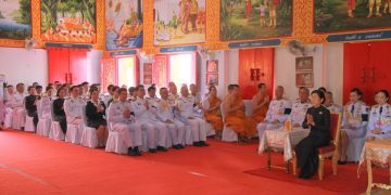 ผู้แทนพระองค์ถวายผ้าพระกฐินพระราชทาน ณ วัดสุทธาราม อำเภอท่าวังผา จังหวัดน่าน