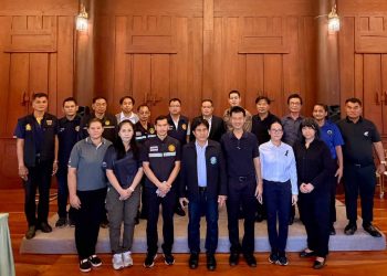 ผู้ว่าฯ เอกวิทย์ ชวนหน่วยงานในจังหวัด ลงพื้นที่อำเภอหนองเสือ รับฟังความคิดเห็น พร้อมเยี่ยมชมเกษตรแปลงใหญ่ สวนกล้วยหอมทองปทุม สินค้า GI ของจังหวัดปทุมธานี 18 ผู้ว่าฯ เอกวิทย์ ชวนหน่วยงานในจังหวัด ลงพื้นที่อำเภอหนองเสือ รับฟังความคิดเห็น พร้อมเยี่ยมชมเกษตรแปลงใหญ่ สวนกล้วยหอมทองปทุม สินค้า GI ของจังหวัดปทุมธานี