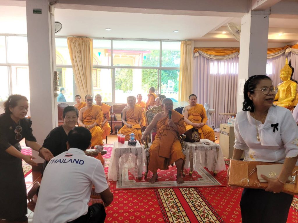 พุทธศาสนิกชน ชาวจังหวัดมหาสารคาม ร่วมในพิธีทอดมหากฐินสามัคคีปอดเหล้า 13 Talknews Online