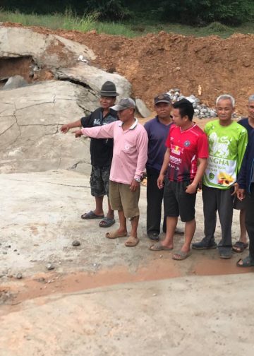 ชัยภูมิน้ำป่าจากเขาพังเหยซัดฝายที่พึ่งซ่อมด้วยงบ2ล้านแตกซ้ำเป็นรอบที่3ของปี