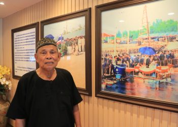 พังงา – ชาวบ้านสำนึกในพระมหากรุณาธิคุณ อยู่ดีกินดีได้เพราะสมเด็จพระพันปีหลวง เสด็จเยี่ยมหมู่บ้านบางพัฒน์ในปี 2544 17 พังงา – ชาวบ้านสำนึกในพระมหากรุณาธิคุณ อยู่ดีกินดีได้เพราะสมเด็จพระพันปีหลวง เสด็จเยี่ยมหมู่บ้านบางพัฒน์ในปี 2544