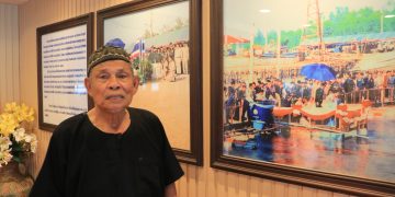 พังงา – ชาวบ้านสำนึกในพระมหากรุณาธิคุณ อยู่ดีกินดีได้เพราะสมเด็จพระพันปีหลวง เสด็จเยี่ยมหมู่บ้านบางพัฒน์ในปี 2544