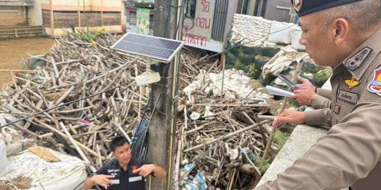 ผู้การฯ ตำรวจเชียงราย -กสทช. ลุยตรวจเข้มเสาสัญญาณชายแดนเชียงรายเ ชื่อมท่าขี้เหล็ก-คิงส์โรมัน สกัดแก๊งคอลเซ็นเตอร์ ดึงสัญญาณ! 12 ผู้การฯ ตำรวจเชียงราย -กสทช. ลุยตรวจเข้มเสาสัญญาณชายแดนเชียงรายเ ชื่อมท่าขี้เหล็ก-คิงส์โรมัน สกัดแก๊งคอลเซ็นเตอร์ ดึงสัญญาณ!