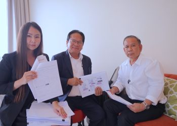 นครปฐม เสี่ยนักธุรกิจร้องถูกนักร้องดังพร้อมเมียเบี้ยวค่าซองก๋วยเตี๋ยวแบรนด์ดัง เตรียมแจ้งความจับ คาดเหยื่อเพียบ นับแล้วเสียหาย อาจมีมูลค่า 50 ล้านบาท