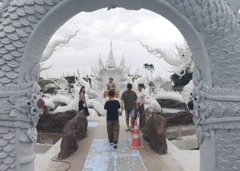 ปทุมธานี ใช้ล็อตเตอรี่กว่า10,000ใบทำกระทงพญานาคยักษ์แก้บนพ่อปูแม่ย่า ท้าวเวสฯให้คนแรกได้ลูกชายสมใจ ไอ้ไข่ให้ 3 งวดติดค้าขายดี 15 ปทุมธานี ใช้ล็อตเตอรี่กว่า10,000ใบทำกระทงพญานาคยักษ์แก้บนพ่อปูแม่ย่า ท้าวเวสฯให้คนแรกได้ลูกชายสมใจ ไอ้ไข่ให้ 3 งวดติดค้าขายดี