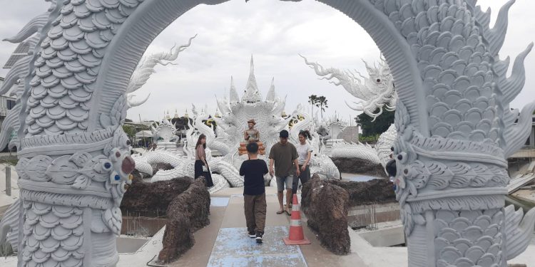 ปทุมธานี ใช้ล็อตเตอรี่กว่า10,000ใบทำกระทงพญานาคยักษ์แก้บนพ่อปูแม่ย่า ท้าวเวสฯให้คนแรกได้ลูกชายสมใจ ไอ้ไข่ให้ 3 งวดติดค้าขายดี 12 ปทุมธานี ใช้ล็อตเตอรี่กว่า10,000ใบทำกระทงพญานาคยักษ์แก้บนพ่อปูแม่ย่า ท้าวเวสฯให้คนแรกได้ลูกชายสมใจ ไอ้ไข่ให้ 3 งวดติดค้าขายดี