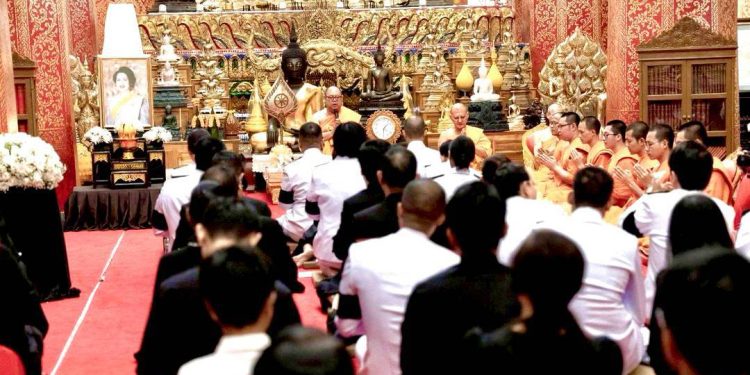 สถานเอกอัครราชทูต ณ เวียงจันทน์ จัดพิธีถวายพระราชกุศลสัตตมวารแด่ “สมเด็จพระพันปีหลวง” คณะสงฆ์ไทยร่วมบำเพ็ญกุศล
