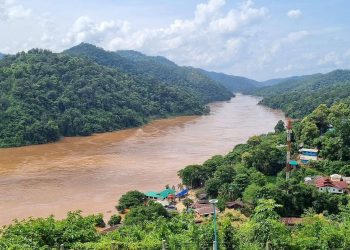 แม่ฮ่องสอน เตือนประชาชนงดสัมผัสน้ำ – กินปลาสาละวิน หวั่นสารปนเปื้อน หลังตรวจพบสารหนูในแม่น้ำสูงเกิน 5 เท่า ด้านสัตว์น้ำต้องรอผลการตรวจสอบ