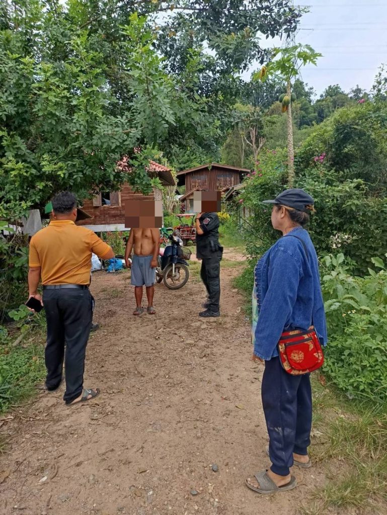 ระทึก! หน่วยปฏิบัติการพิเศษล้อมจับชายถือปืนโบกรถริมถนน ก่อนพบเป็นปืนปลอม 13 Talknews Online