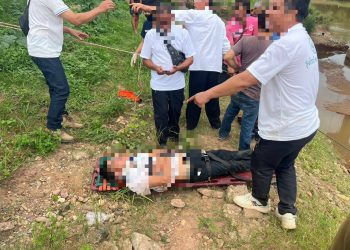 หนุ่มใหญ่ขับกระบะพุ่งตกน้ำใต้สะพานบ้านหัวเวียงเหนือ กู้ภัยเร่งนำส่ง รพ.น่าน